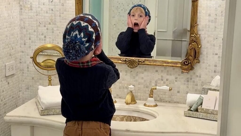 Kevin McCallister lookalike contest winner gets ‘Home Alone' experience at Plaza Hotel