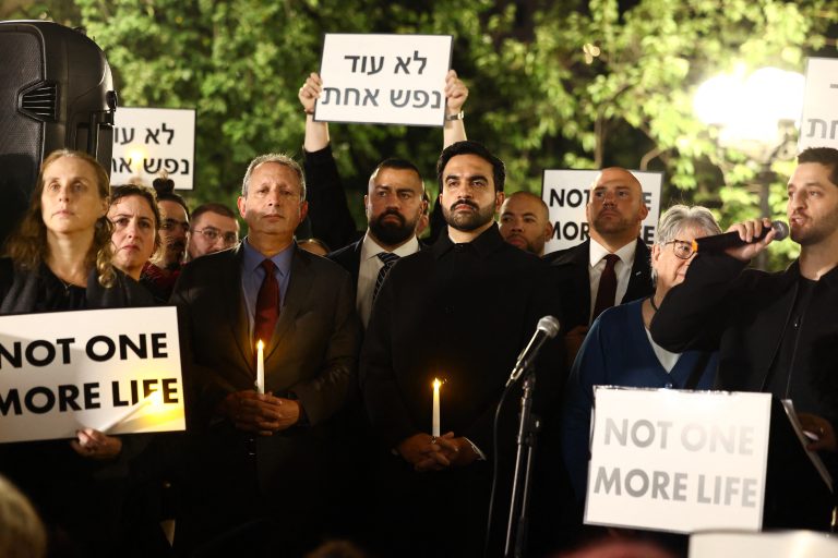 Mayor Mamdani attends Oct. 7 vigil amid protests in Union Square